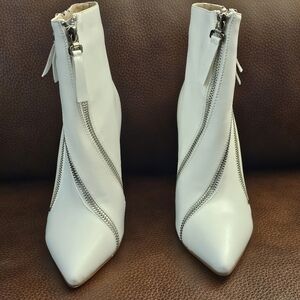 Elegant White Zippered Ankle Boots